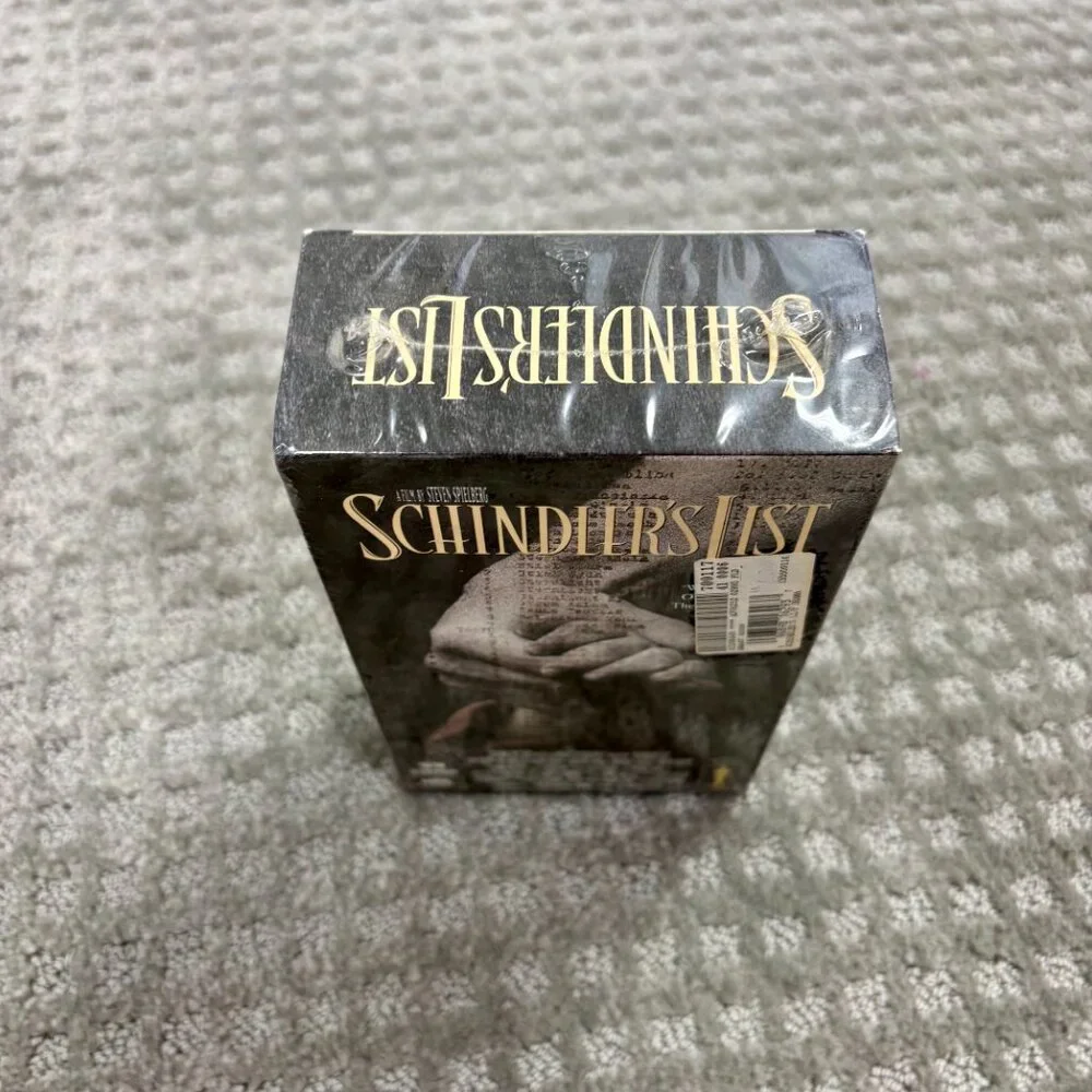 Schindlers List (VHS, 1997, 2-Tape Set)
